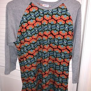 LuLa Roe randy t-shirt